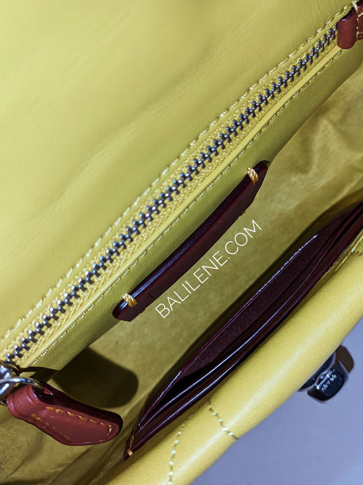 Coach-Pillow-Madison-Shoulder-Bag-18-With-Quilting-Keylime-Balilene-detail-dalam