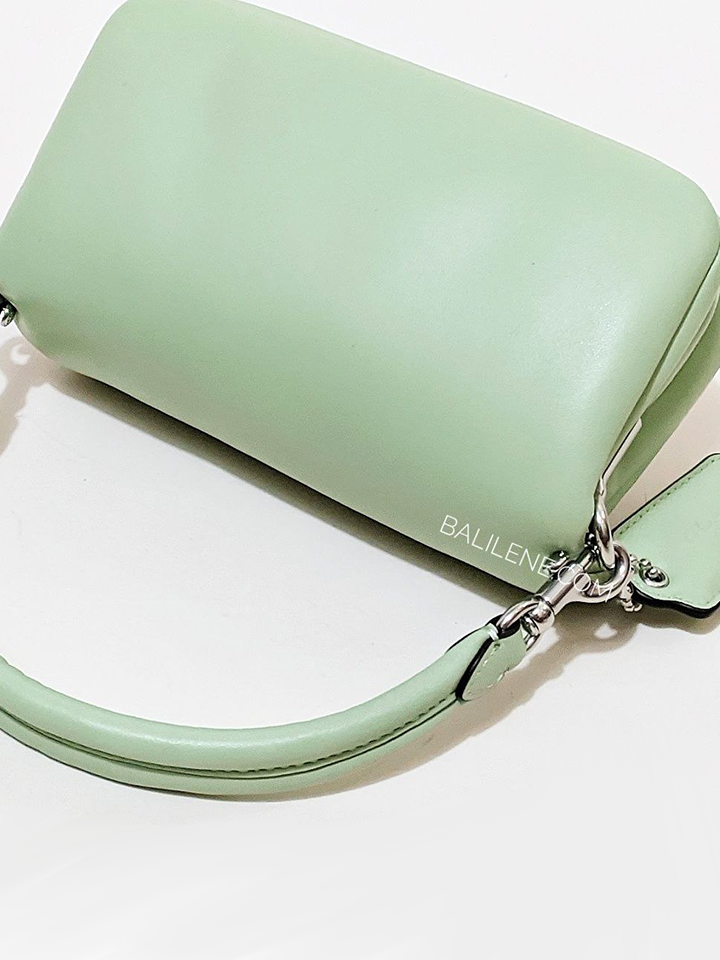 Coach-Pillow-Tabby-Shoulder-Bag-18-Pale-Pistachio-Balilene-detail-belakang