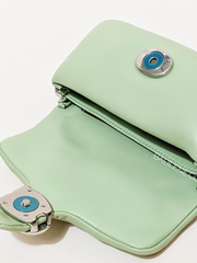 Coach-Pillow-Tabby-Shoulder-Bag-18-Pale-Pistachio-Balilene-detail-penutup