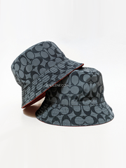 Coach-Reversible-Nylon-Bucket-Hat-Mars-Red-Charcoal-Signature-Balilene-detail-depan1