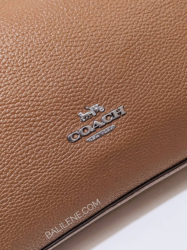 Coach-Scout-Hobo-Bag-Saddle-Balilene-detail-logo