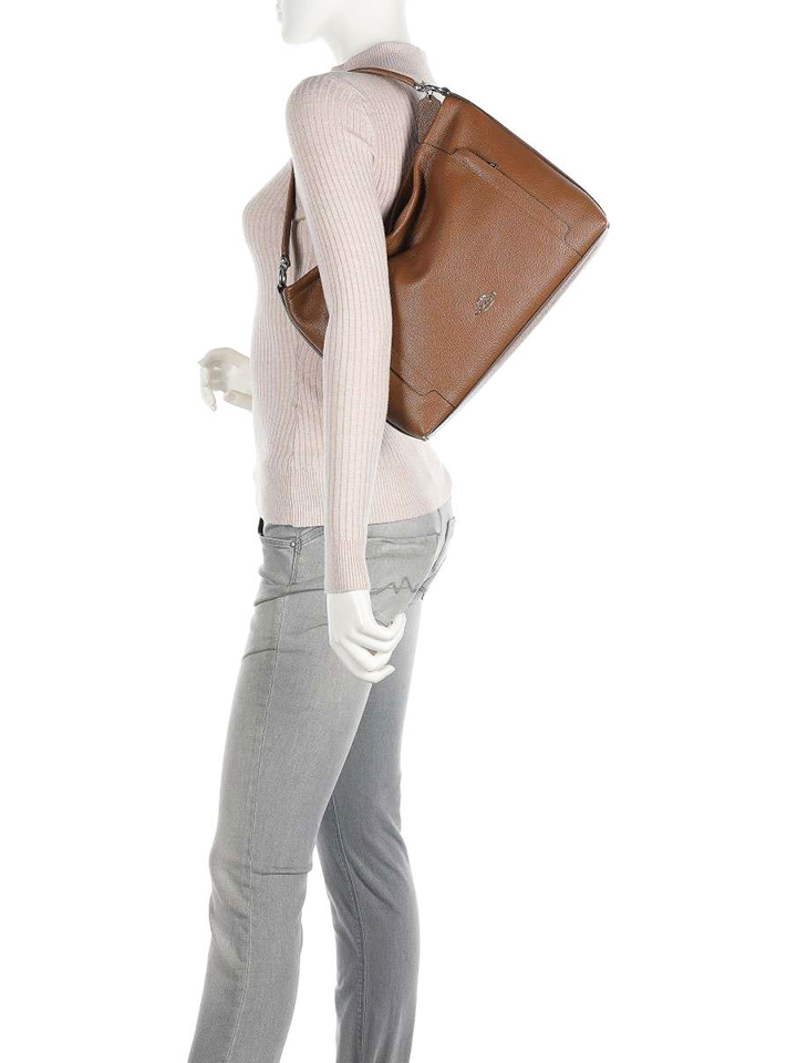 Coach-Scout-Hobo-Bag-Saddle-Balilene-onmodel