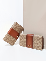 Coach-Slim-Wallet-In-Signature-Canvas-Tan-Rust-Balilene-detail-depan