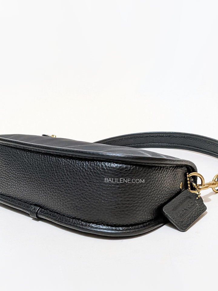 Coach-Swinger-Bag-With-Vintage-Rose-Print-Interior-Black-Balilene-detail-bawah