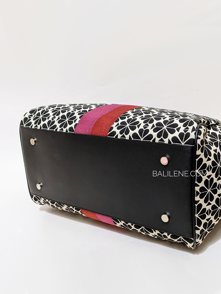 Kate-Spade-Flower-Jacquard-Everything-Stripe-Large-Tote-Bag-Cream-Multi-Balilene-detail-bawah