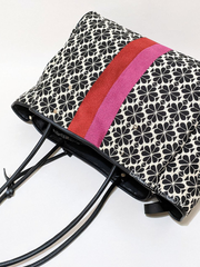 Kate-Spade-Flower-Jacquard-Everything-Stripe-Large-Tote-Bag-Cream-Multi-Balilene-detail-belakang