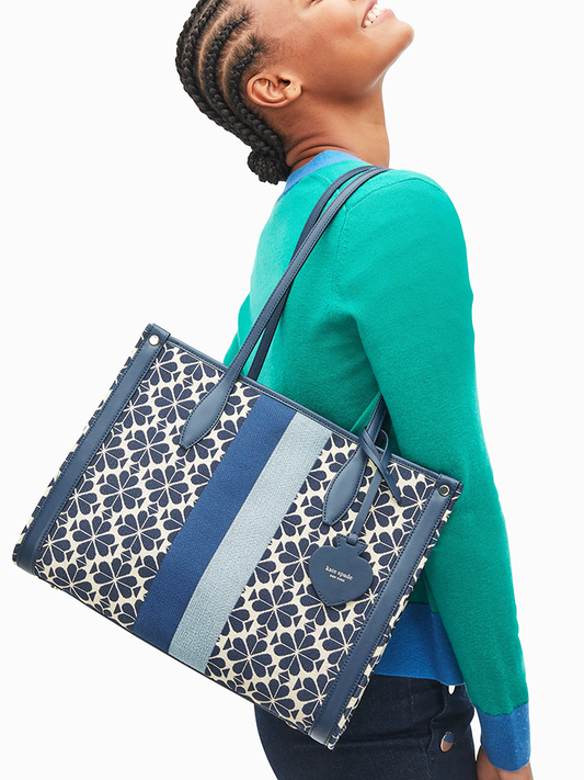 Kate-Spade-Flower-Jacquard-Stripe-Market-Medium-Tote-Blue-Multi-Balilene-onmodel