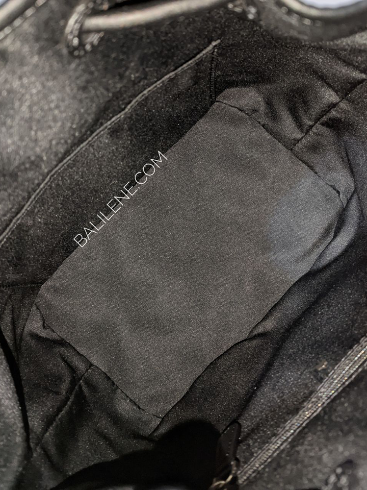 detail-bagian-dalam-Kate-Spade-K4373-Flower-Jacquard-Stripe-Medium-Bucket-Bag-Cream-Multi