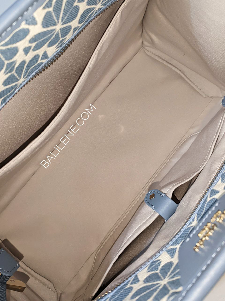 Kate-Spade-Market-Spade-Flower-Jacquard-Medium-Tote-Morning-Sky-Multi-Balilene-detail-dalam