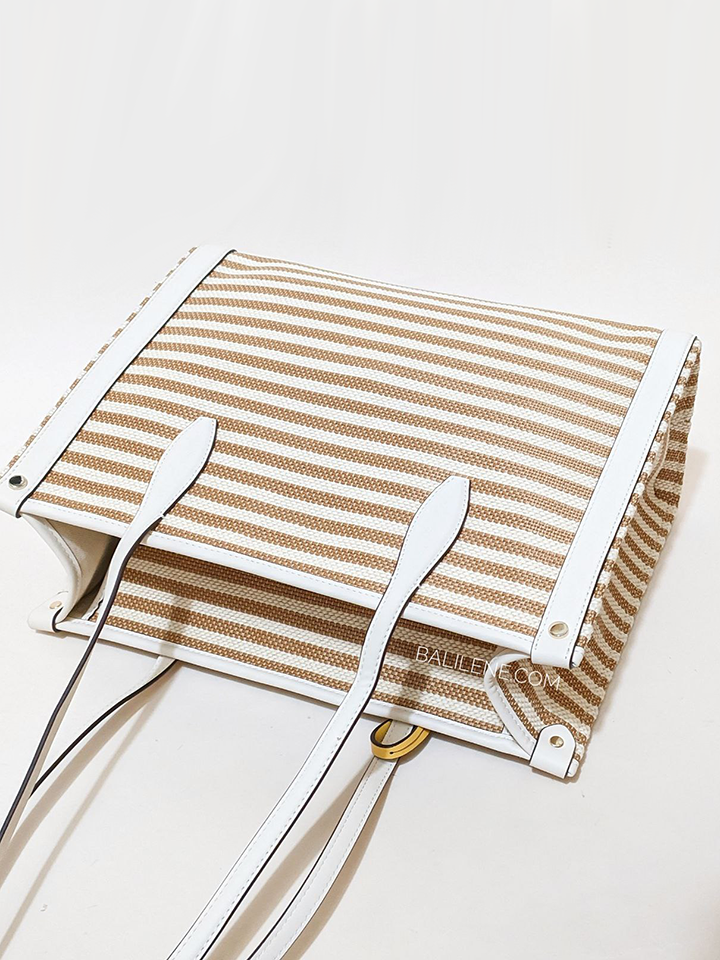 Kate-Spade-Market-Striped-Medium-Tote-Parchment-Multi-Balilene-detail-belakang