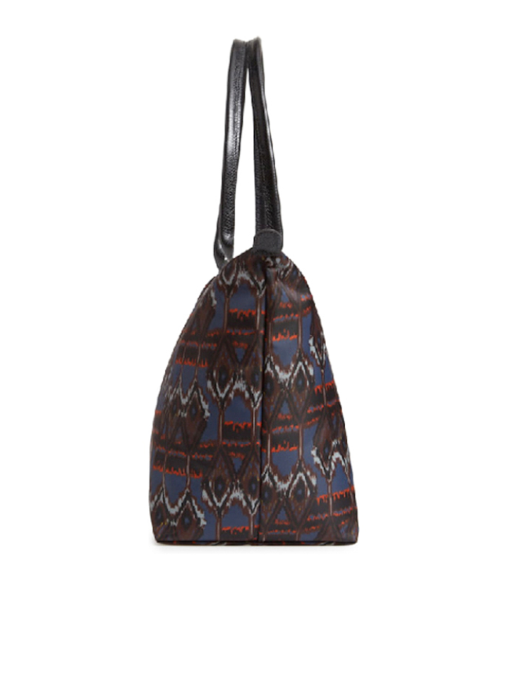 Longchamp-L1899649006-Le-Pliage-Large-Ikat-Nylon-Tote-Navy-Balilene-samping