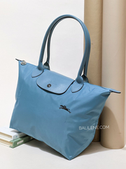 Longchamp-Le-Pliage-Club-Small-Shoulder-Bag-Norway-Balilene-detail-depan