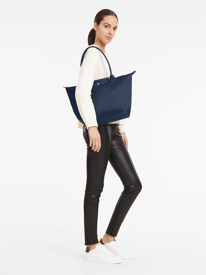 Longchamp-Le-Pliage-Green-Shoulder-Bag-Ocean-Blue-Balilene-onmodel