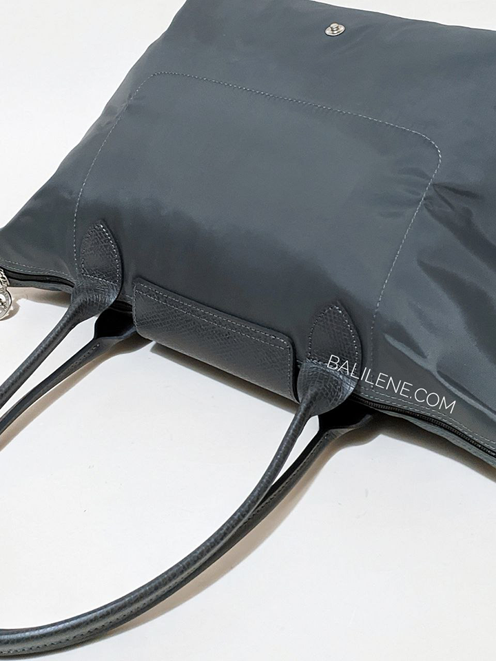 Longchamp-Le-Pliage-Green-Small-Shoulder-Bag-Graphite-Balilene-detail-belakang
