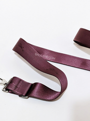 Longchamp-Le-Pliage-Neo-Medium-Top-Handle-Bag-Grape-Balilene-detail-strap