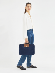 Longchamp-Le-Pliage-Original-Briefcase-Small-Navy-Balilene-onmodel