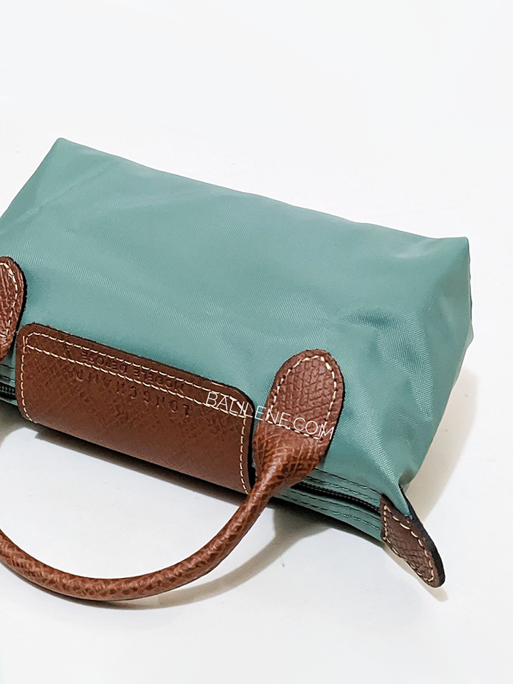 Longchamp-Le-Pliage-Original-Pouch-Cypress-Balilene-detail-belakang
