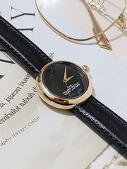 Marc-Jacobs-MJ0120179282-The-Round-Leather-Strap-Watch-Black-Balilene-detail-samping