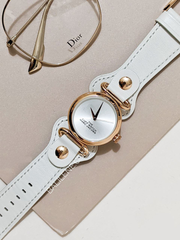Marc-Jacobs-The-Cuff-Quartz-Silver-Dial-Leather-Strap-Watch-Balilene-detail-depan1