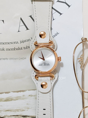 Marc-Jacobs-The-Cuff-Quartz-Silver-Dial-Leather-Strap-Watch-Balilene-detail-depan