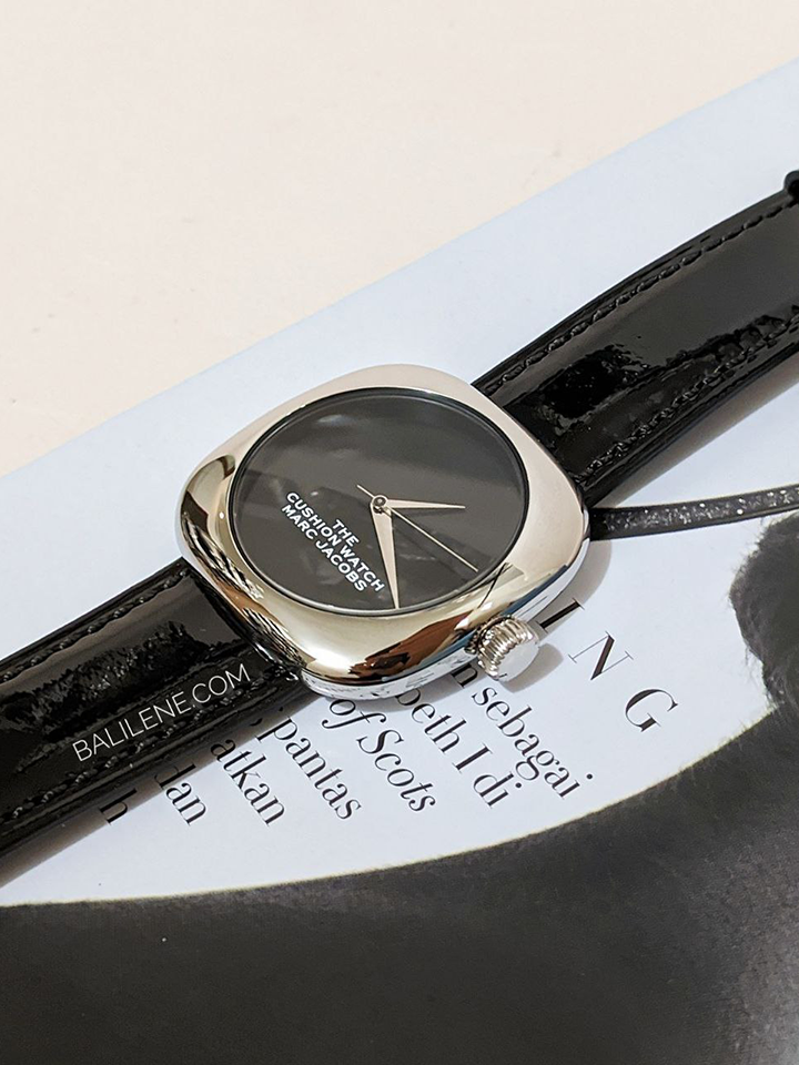 Marc Jacobs The Cushion Silver-Black Dial Leather Strap