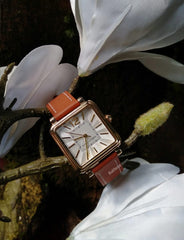 Marc Jacobs Mj1573 Vic Brown Leather Watch