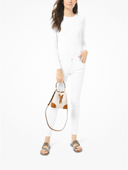 Michael-Kors-32S0GZ5C0B-Mercer-Gallery-Extra-Small-Color-Block-Logo-Crossbody-Bag-Vanilla-Balilene-onmodel