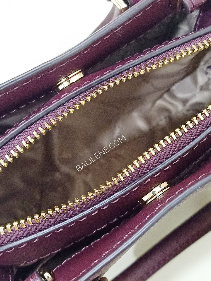 Michael-Kors-35H9GGFC4L-Savvanah-Giftables-Mini-Merlot-Balilene-detail-dalam