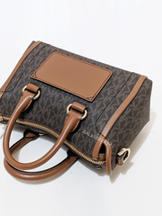 Michael-Kors-Carine-Extra-Small-Logo-Satchel-Brown-Balilene-detail-belakang