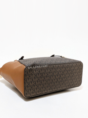 Michael-Kors-Charlotte-Large-Logo-and-Leather-Top-Zip-Tote-Bag-Brown-Balilene-detail-bawah