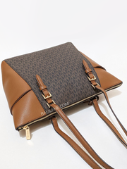 Michael-Kors-Charlotte-Large-Logo-and-Leather-Top-Zip-Tote-Bag-Brown-Balilene-detail-belakang