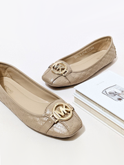 Michael-Kors-Fulton-Logo-Embossed-Faux-Leather-Moccasin-Camel-Balilene-detail-depan