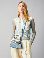 Tory-Burch-56912-Lee-Radziwill-Petite-Bag-Brunnera-Balilene-onmodel