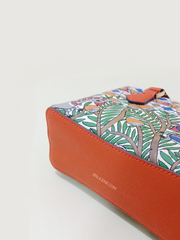 Tory-Burch-64000-Robinson-Printed-Top-Handle-Mini-Something-Wild-Balilene-detail-bawah
