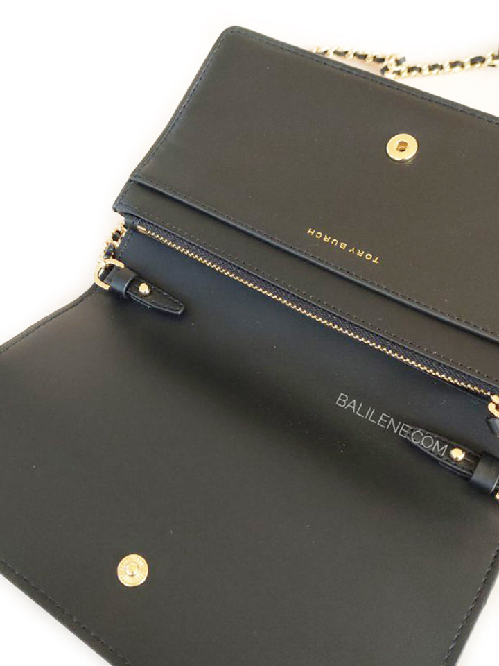 Tory-Burch-64141-Savannah-Chain-Flat-Wallet-Black-dalam1