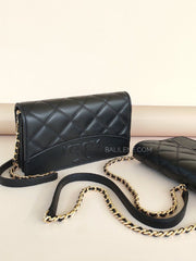 Tory-Burch-64141-Savannah-Chain-Flat-Wallet-Black-detail