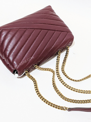Tory-Burch-64963-Kira-Chevron-Small-Convertible-Imperial-Garnet-Balilene-detail-belakang