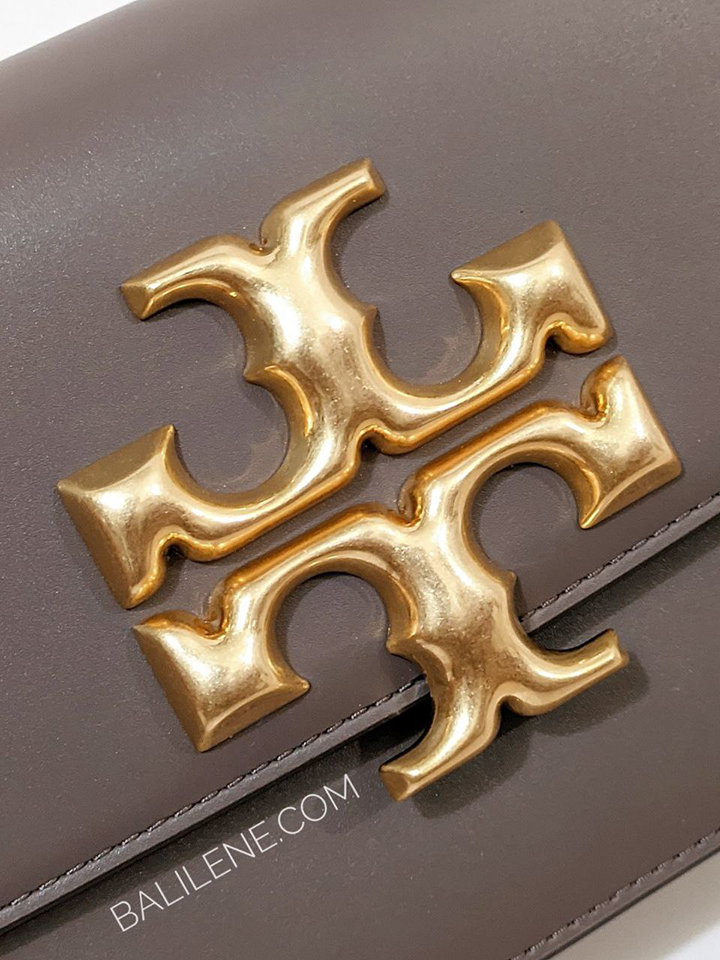 Tory-Burch-73589-Eleanor-Small-Convertible-Shoulder-Bag-Clam-Shell-Brown-Balilene-detail-logo