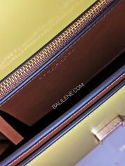 Tory-Burch-73589-Eleanor-Small-Convertible-Shoulder-Bag-Island-Chartreuse-Balilene-detail-dalam