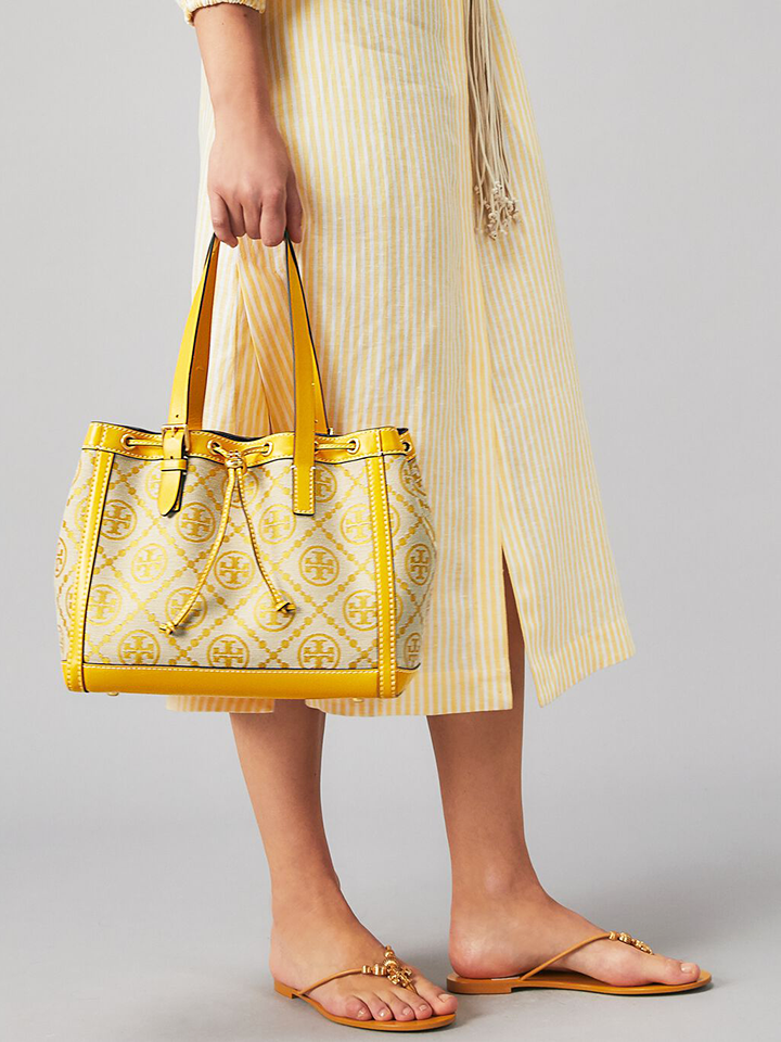 Tory-Burch-81803-T-Monogram-Jacquard-Small-Tote-Bag-Goldfinch-Balilene-onmodel