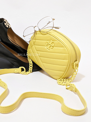 Tory-Burch-82284-Kira-Chevron-Powder-Coated-Small-Camera-Bag-Calendula-Balilene-detail-depan