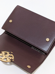 Tory-Burch-83991-Miller-Shoulder-Bag-Tempranillo-Balilene-detail-penutup