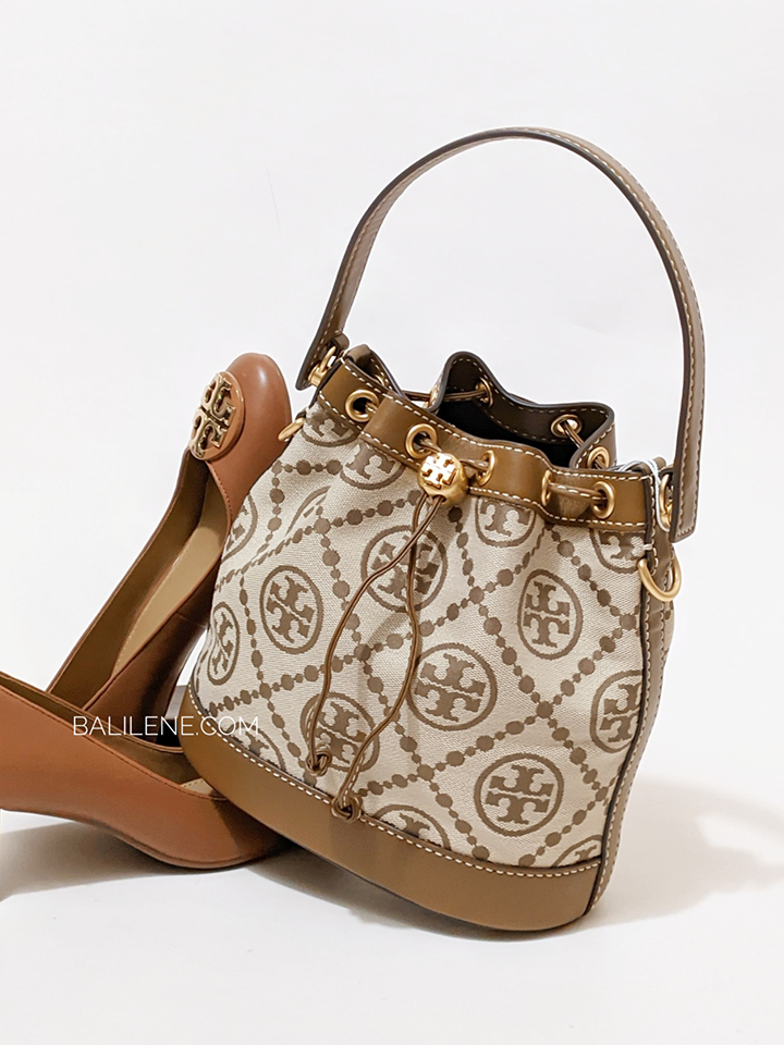 Tory-Burch-84336-T-Monogram-Jacquard-Bucket-Bag-Hazelnut-Brown-Balilene-detail-depan1