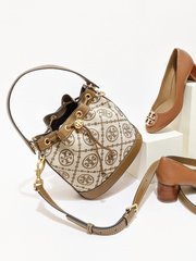 Tory-Burch-84336-T-Monogram-Jacquard-Bucket-Bag-Hazelnut-Brown-Balilene-detail-depan