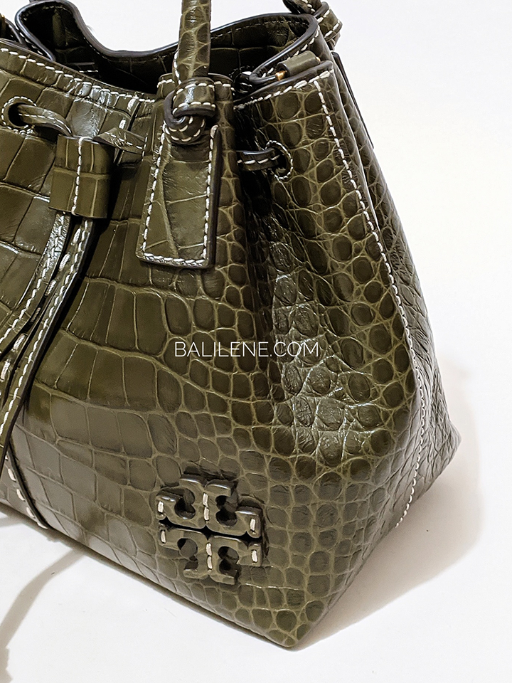 Tory-Burch-85118-McGraw-Embossed-Small-Drawstring-Satchel-New-Olive-Balilene-detail-samping
