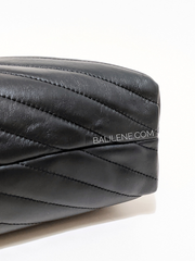 Tory-Burch-85173-Kira-Chevron-Half-Moon-Black-Rolled-Gold-Balilene-detail-bawah