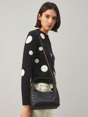 Tory-Burch-85173-Kira-Chevron-Half-Moon-Black-Rolled-Gold-Balilene-onmodel