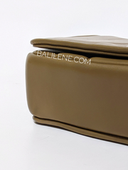 Tory-Burch-87244-Kira-Chain-Shoulder-Bag-Toasted-Sesame-Balilene-detail-bawah