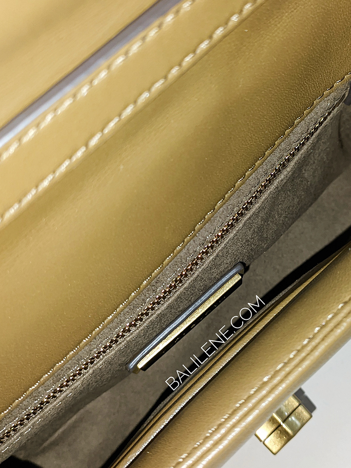 Tory-Burch-87244-Kira-Chain-Shoulder-Bag-Toasted-Sesame-Balilene-detail-dalam