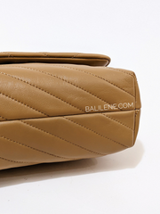 Tory-Burch-90452-Kira-Chevron-Small-Convertible-Shoulder-Bag-Almond-Brown-Balilene-detail-bawah
